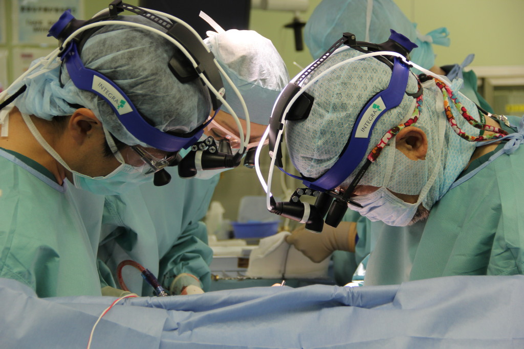 神戸大学心臓血管外科　大北　裕教授にお越しいただき、小児のValve sparing aortic root replacementを御指導頂きました。